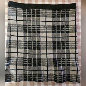 Black plaid knit stretch skirt